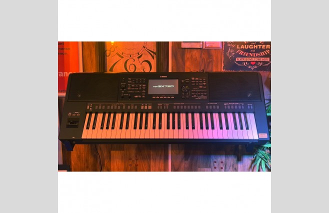 Display Model Yamaha PSR-SX720 Keyboard (SN:BCEX01033) - Image 1